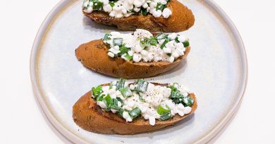 Grain Cottage Cheese and Spring Onions Tapas