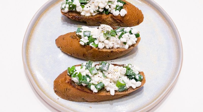 Grain Cottage Cheese and Spring Onions Tapas