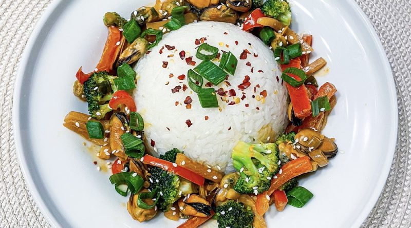 Coconut Mussels with Rice