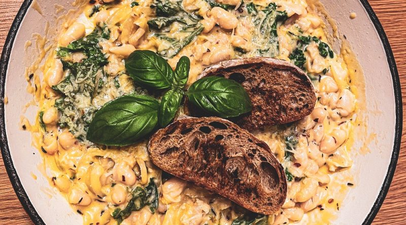 Creamy Kale and White Bean Skillet