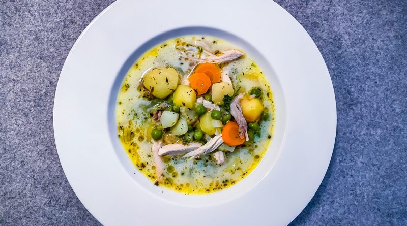 Creamy Chicken and Broccoli Soup