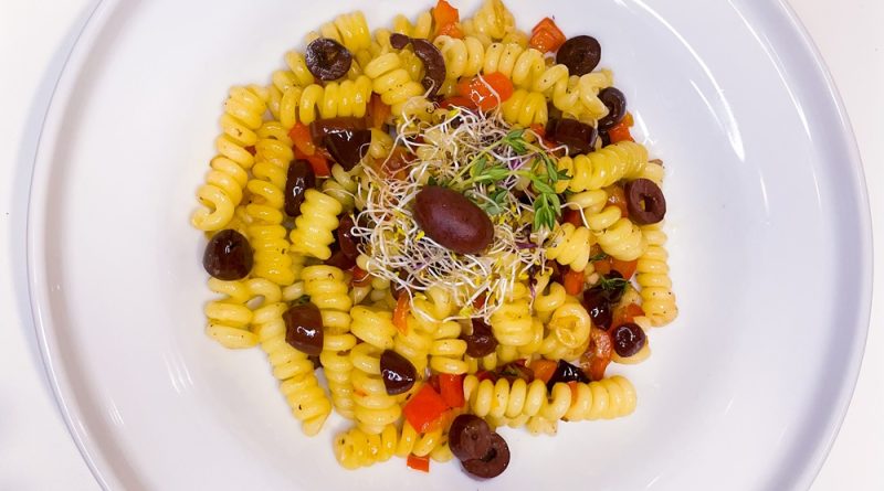 Pasta with Red Pepper and Olives