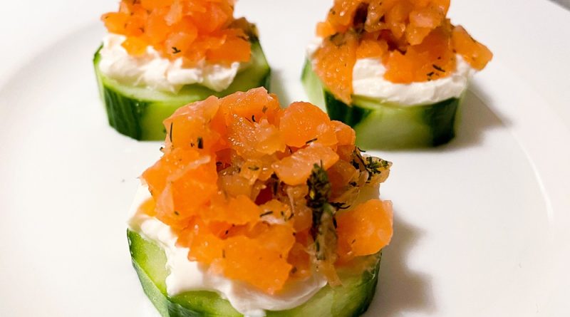 Cucumber and Salmon Bites with Cream Cheese