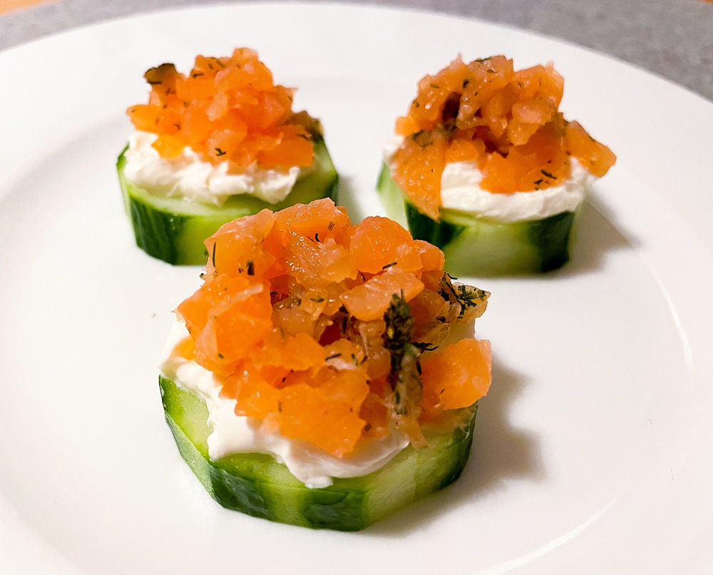 Cucumber and Salmon Bites with Cream Cheese