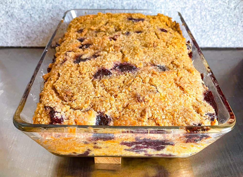 Blueberry Pie with Cinnamon Crumble
