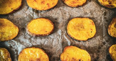 Crispy Paprika Potato Slices