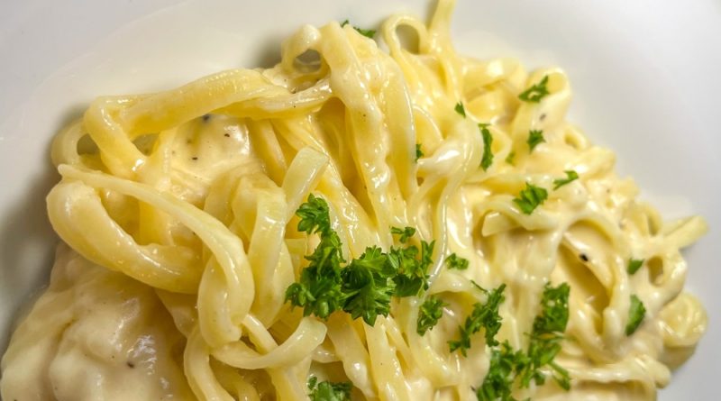 Fettuccine Alfredo