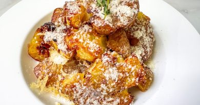 Crispy Garlic Parmesan Smashed Potatoes