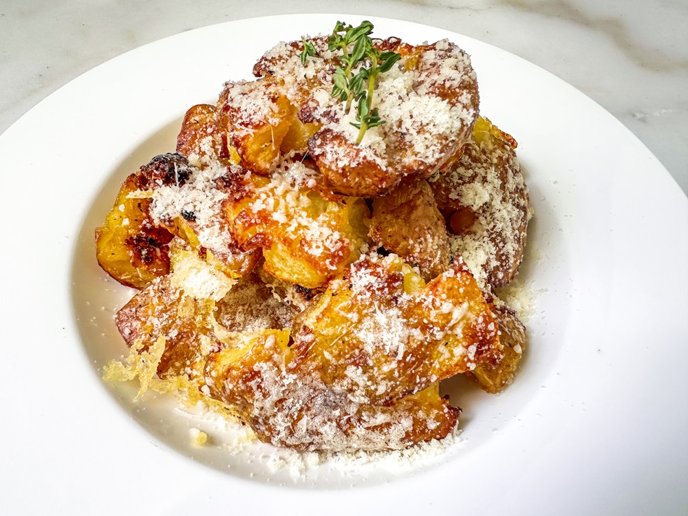 Crispy Garlic Parmesan Smashed Potatoes