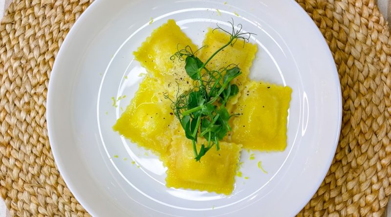 Ravioli with Curd in Butter Lemon Sauce