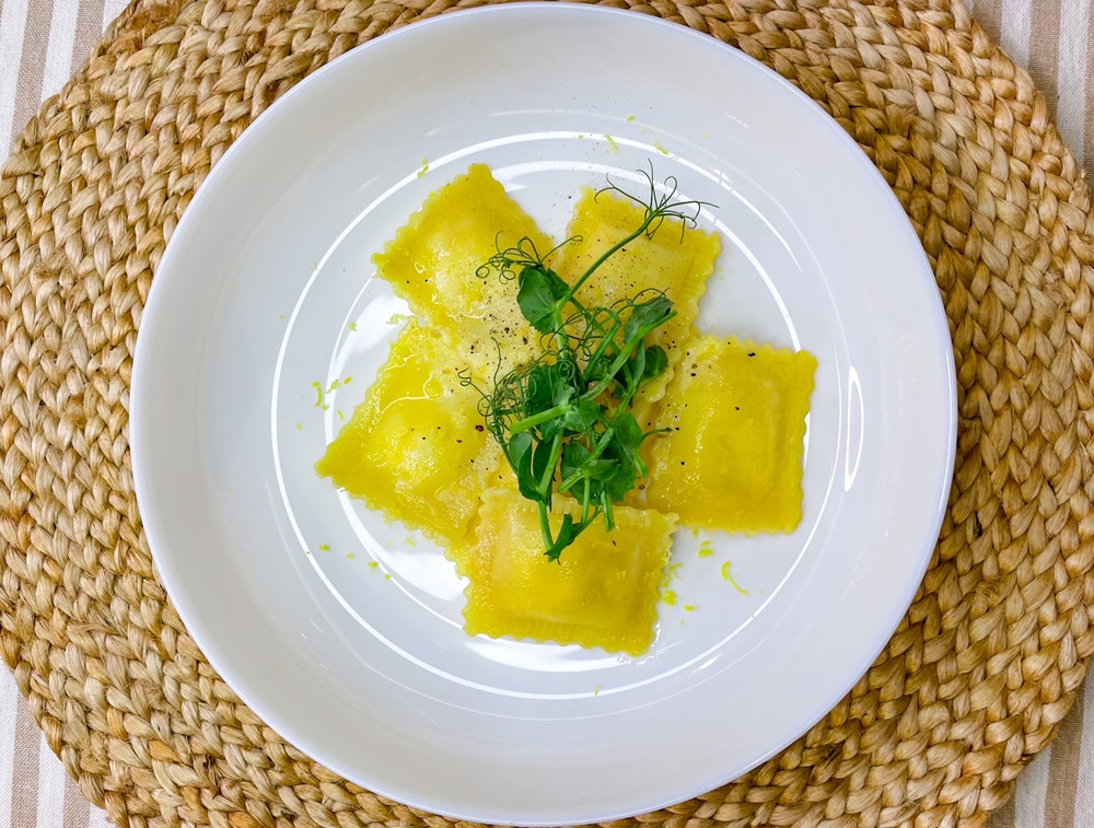 Ravioli with Curd in Butter Lemon Sauce