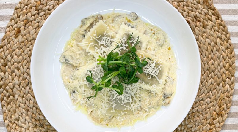 Creamy Garlic Mushroom Sauce with Boletus Ravioli