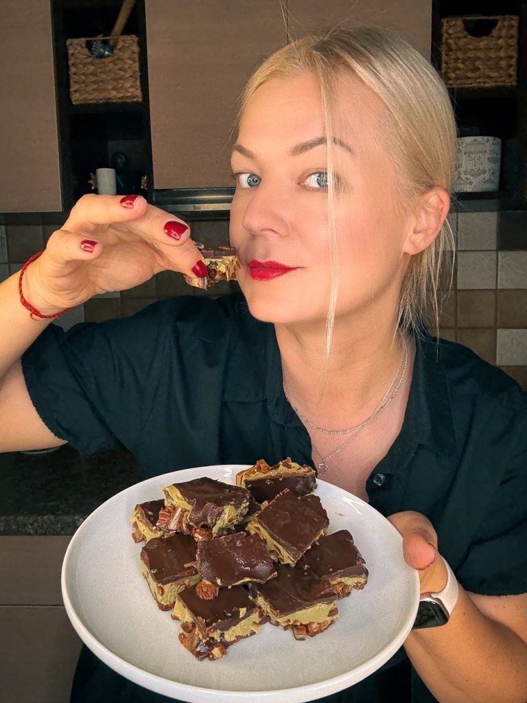 Pistachio Date Chocolate Bars