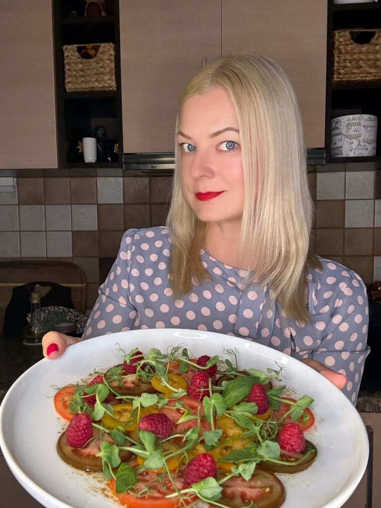 Tomato Carpaccio with Raspberry–Mint Sauce