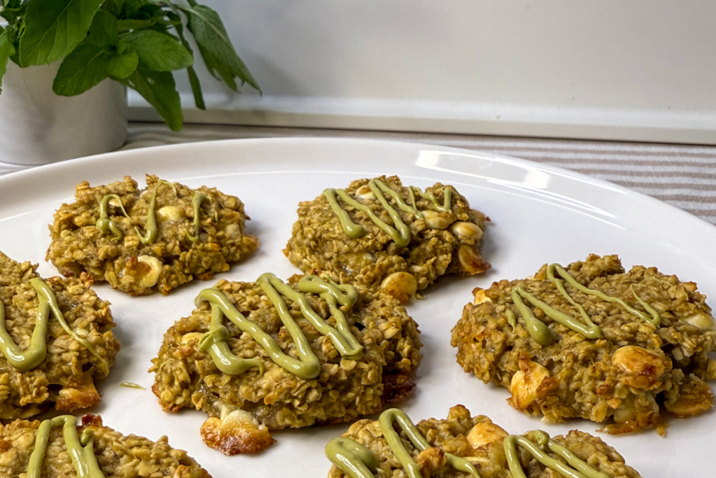 Banana Pistachio Cream Cookies with White Chocolate