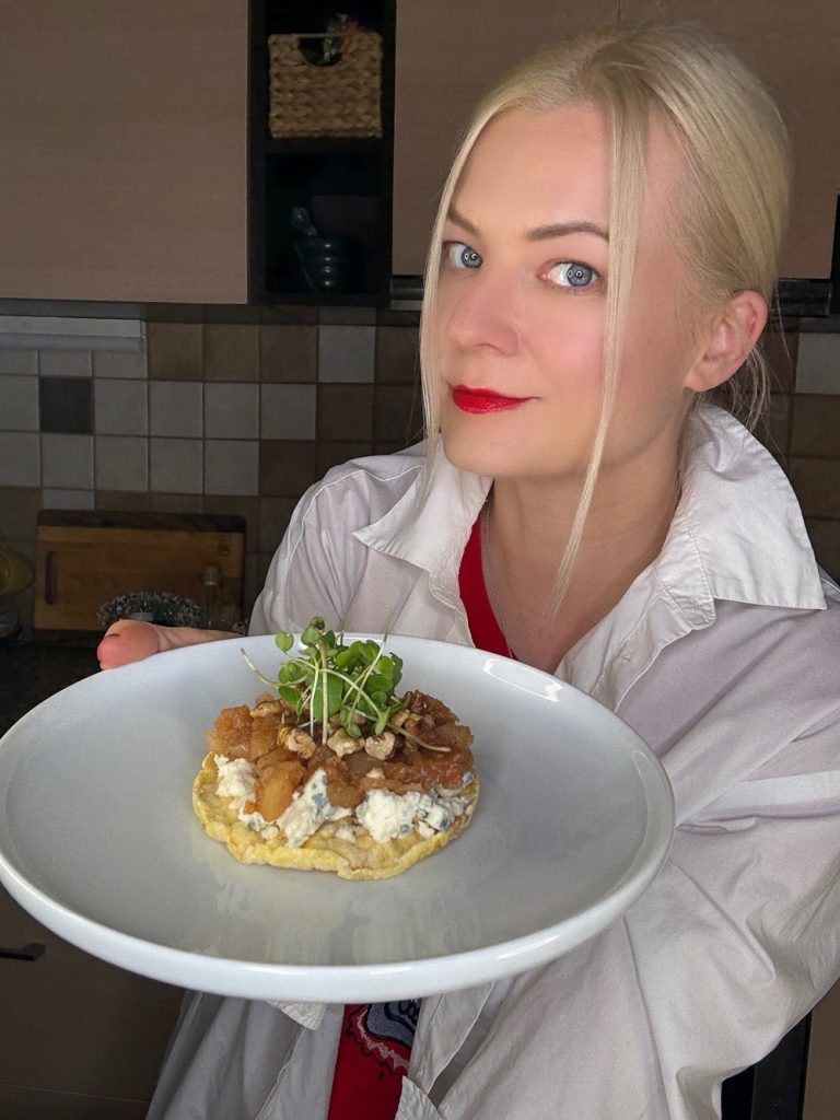 Corn Crisp with Blue Cheese, Apple Chutney and Walnuts